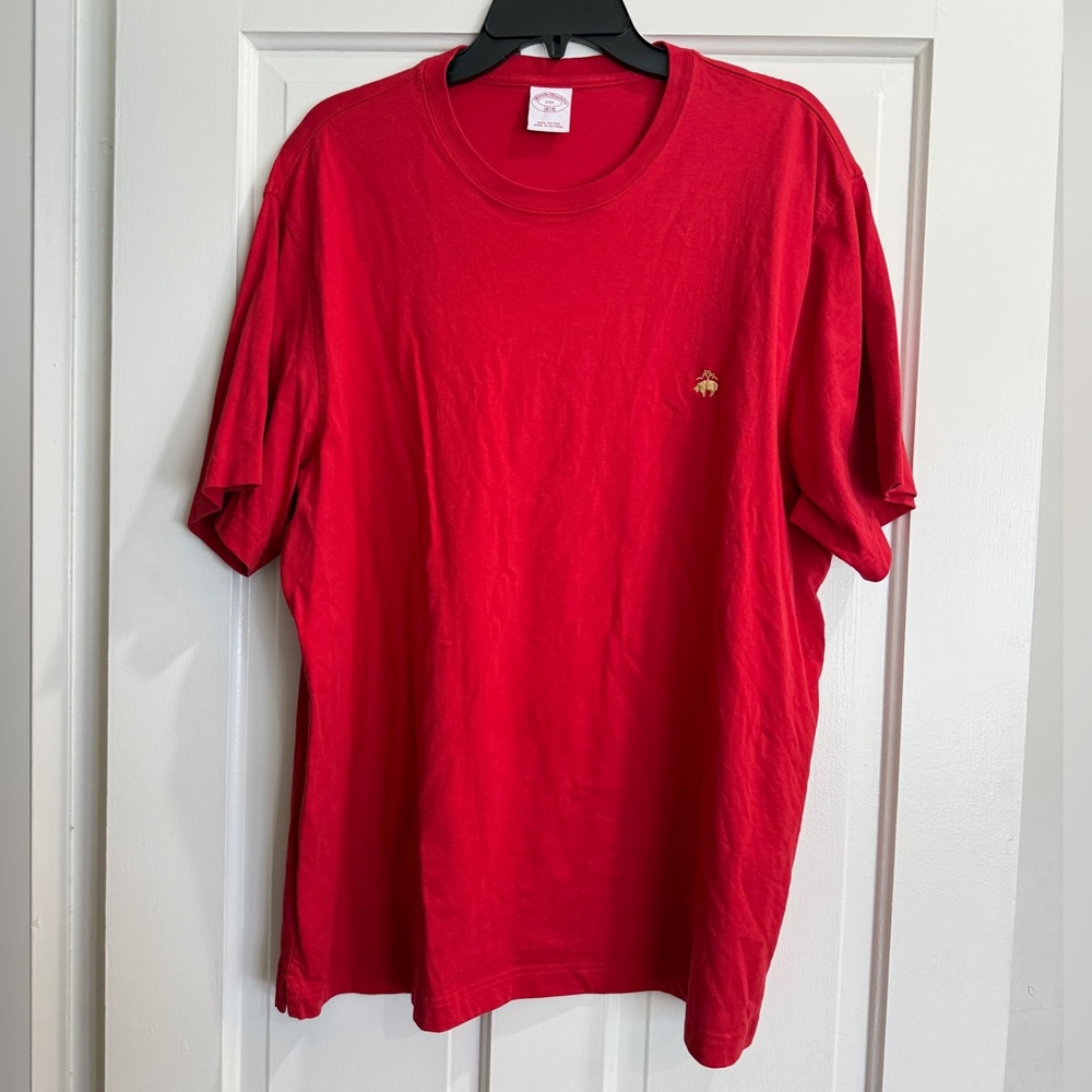 Men’s red crewneck the Brooks Brothers short sleeve shirt top tee